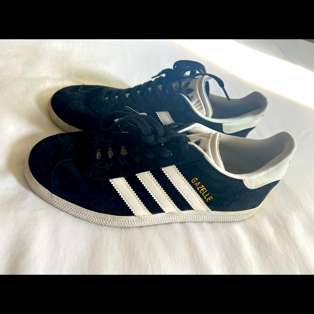 Adidas gazelles black